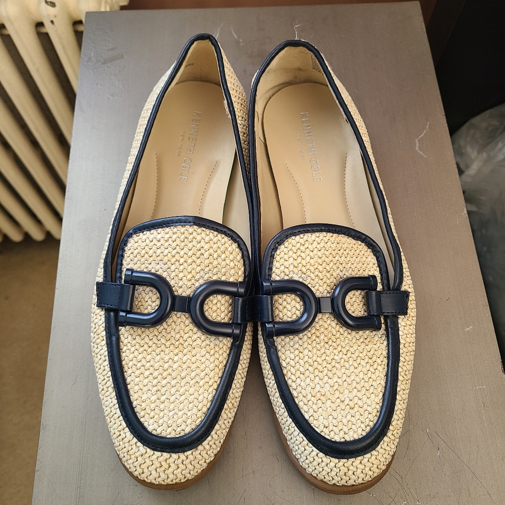 KENNETH COLE NEW YORK Larisa Natural Navy Raffia Link Loafers